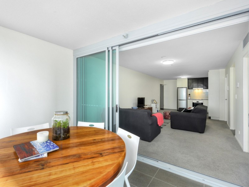 18 Thorn Street, Kangaroo Point QLD 4169
