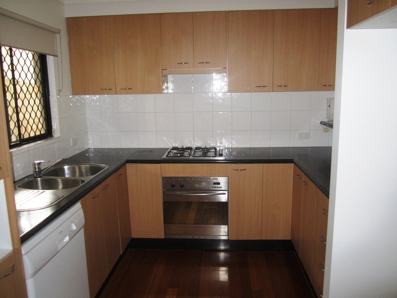 2/33 Sargent Street, New Farm QLD 4005