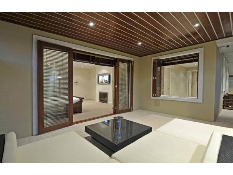 8 Beaufort Lane, Clayfield QLD 4011