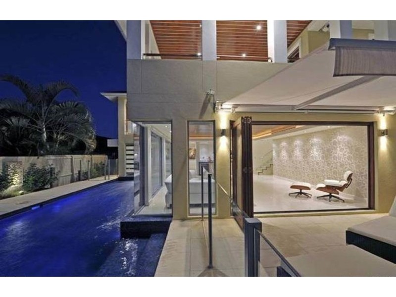 8 Beaufort Lane, Clayfield QLD 4011