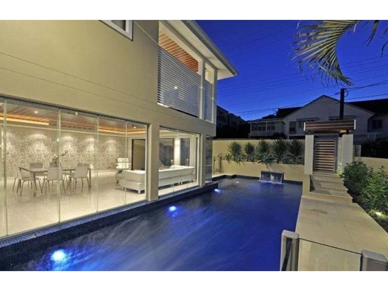 8 Beaufort Lane, Clayfield QLD 4011