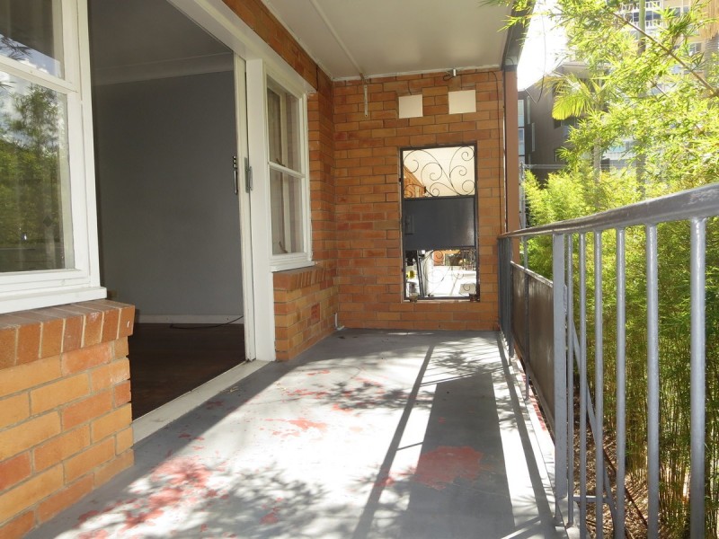 8/70 Barker Street, New Farm QLD 4005