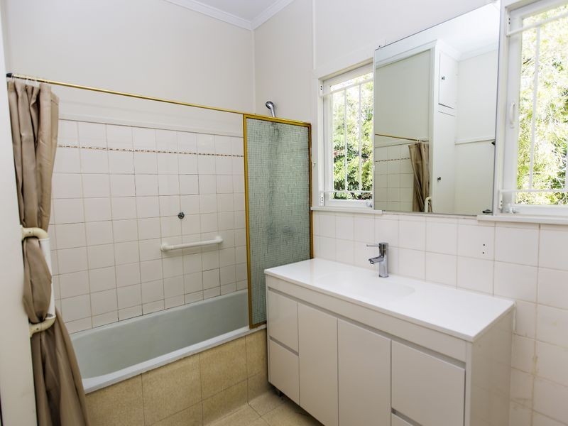 7 Sector Street, Coorparoo QLD 4151