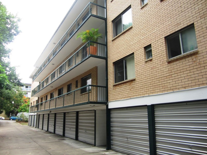 2/120 Langshaw Street, New Farm QLD 4005