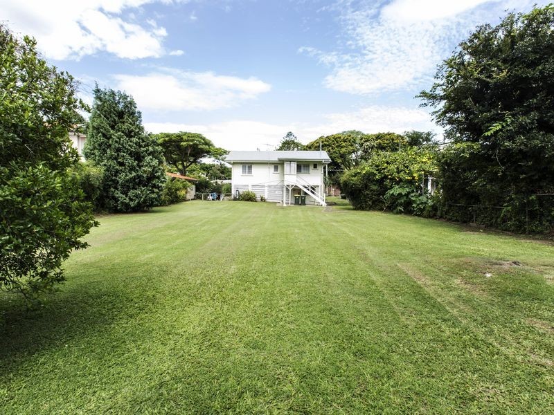 6 Yvonne Street, Yeronga QLD 4104