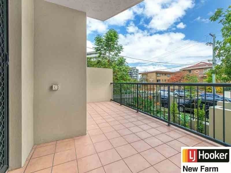 2/240 Wellington Road, Kangaroo Point QLD 4169