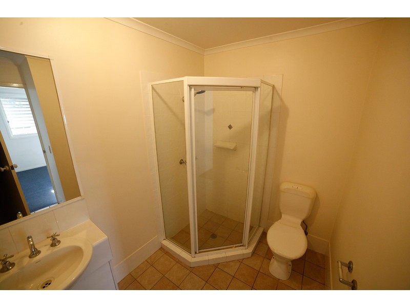 2/176a Merthyr Road, New Farm QLD 4005