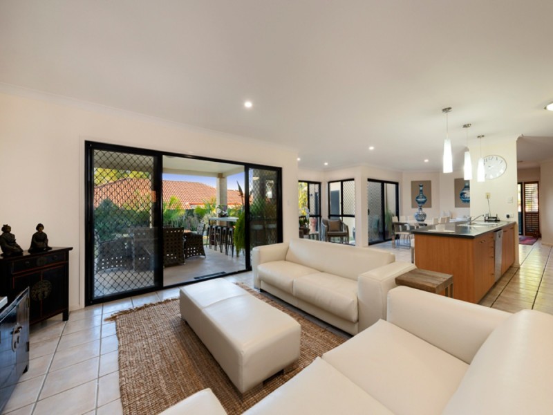 11 Ellerwood Place, Sinnamon Park QLD 4073