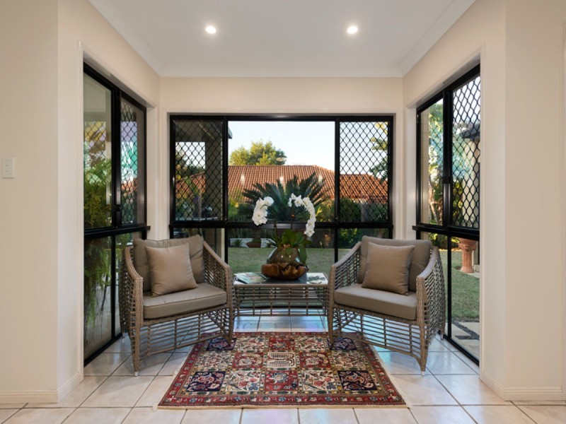 11 Ellerwood Place, Sinnamon Park QLD 4073