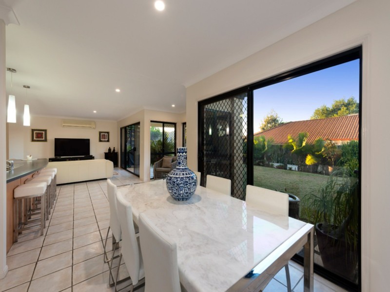 11 Ellerwood Place, Sinnamon Park QLD 4073