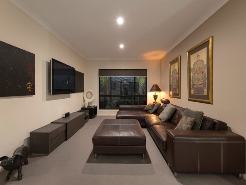 11 Ellerwood Place, Sinnamon Park QLD 4073