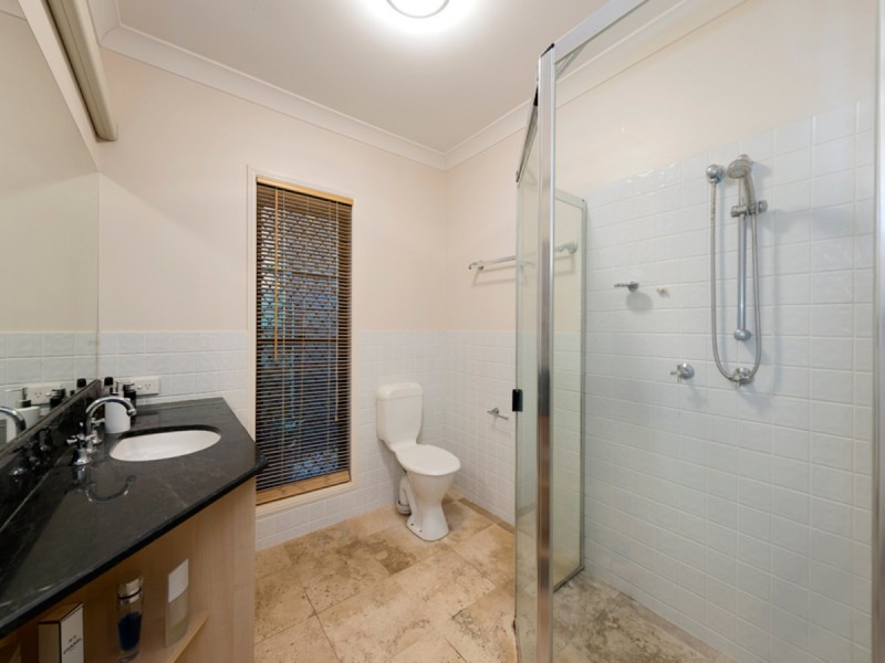 11 Ellerwood Place, Sinnamon Park QLD 4073