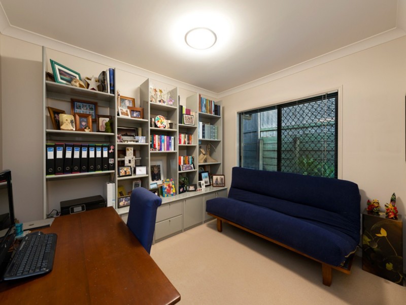 11 Ellerwood Place, Sinnamon Park QLD 4073