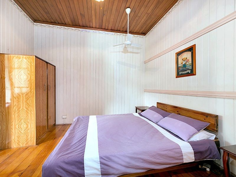 298 Fairfield Road, Yeronga QLD 4104