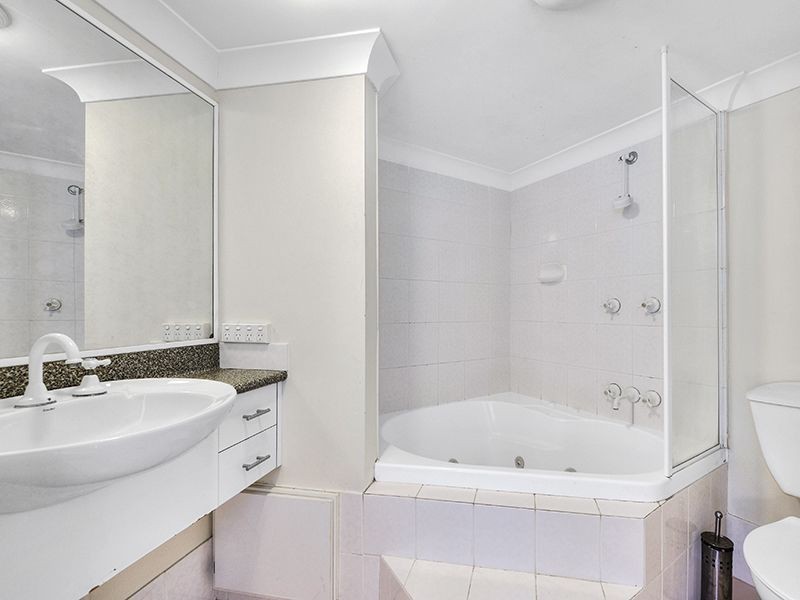10/102 Langshaw Street, New Farm QLD 4005