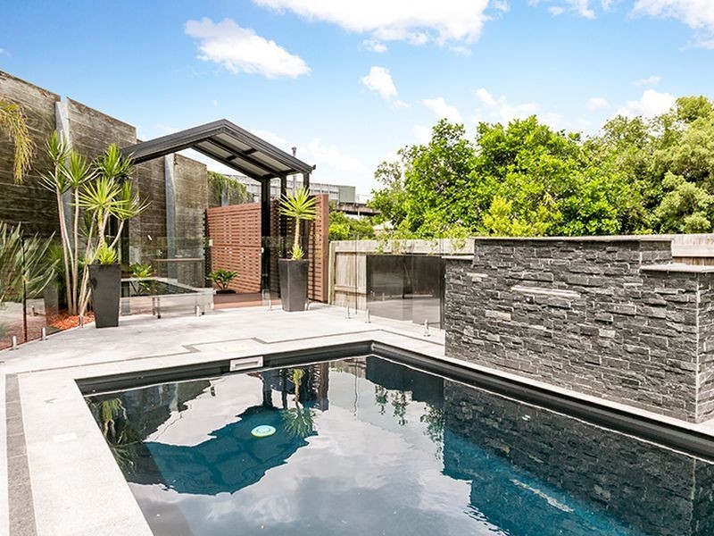 57 Sunbeam Street, Fairfield QLD 4103