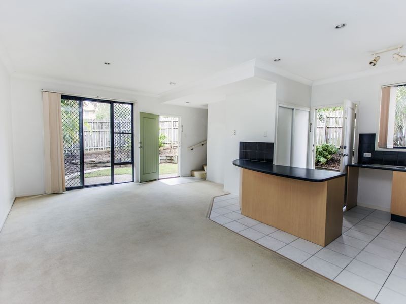 2/4 Clydesdale Avenue, Annerley QLD 4103