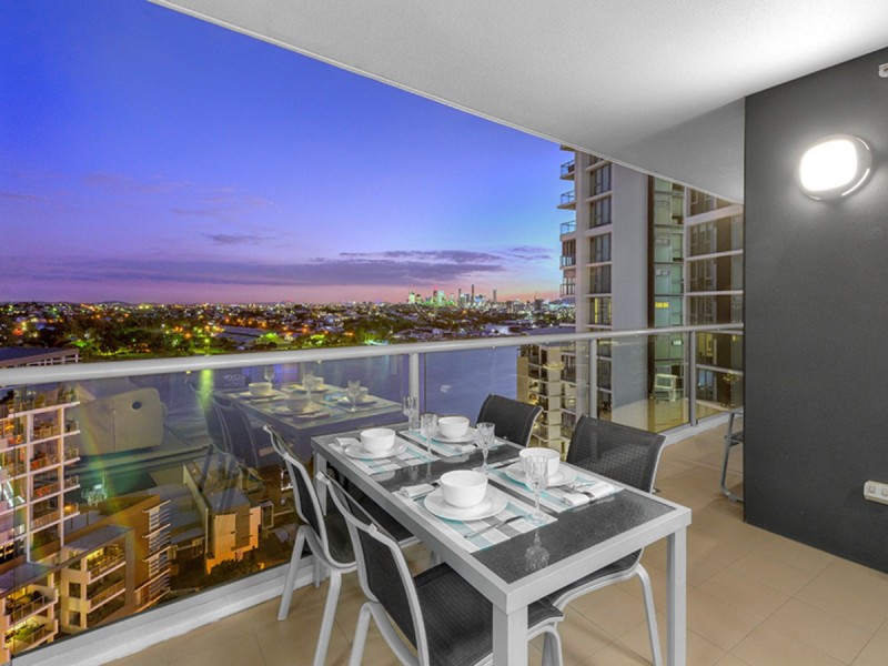 21409/8 Hercules Street, Hamilton QLD 4007