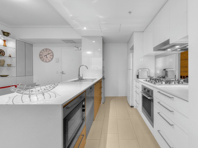 21409/8 Hercules Street, Hamilton QLD 4007