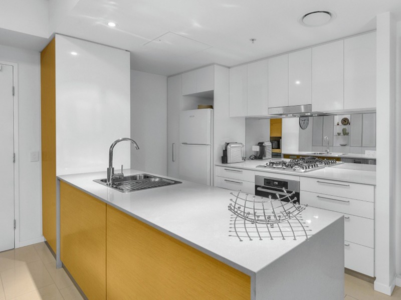 21409/8 Hercules Street, Hamilton QLD 4007