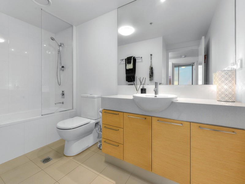 21409/8 Hercules Street, Hamilton QLD 4007