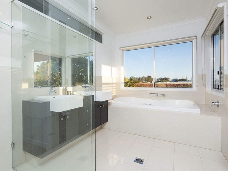 30 Mein Street, Hendra QLD 4011