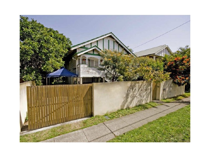 54 Nudgee Road, Hamilton QLD 4007