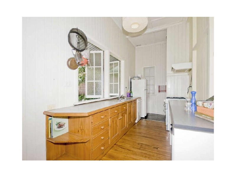 54 Nudgee Road, Hamilton QLD 4007