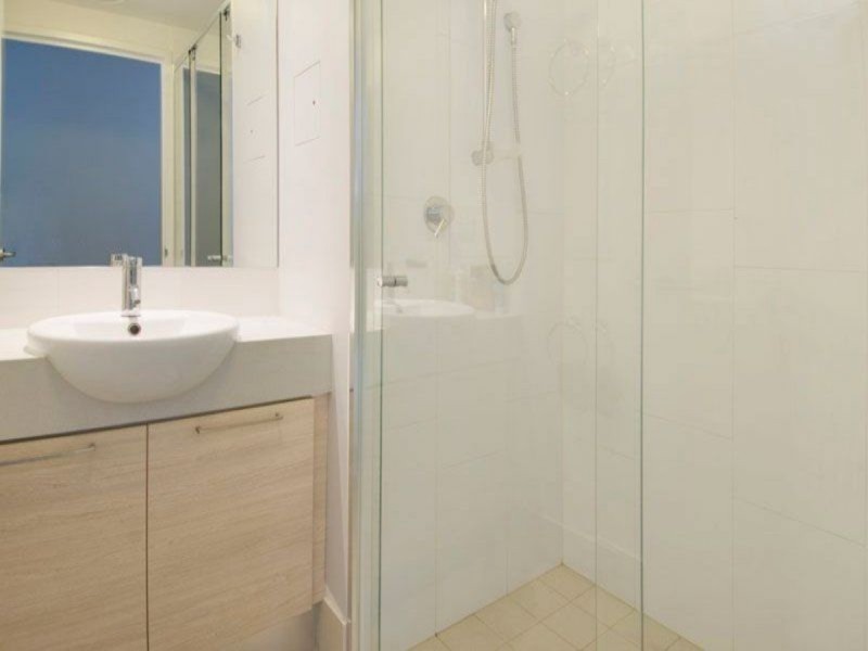 20303/8 Harbour Road, Hamilton QLD 4007