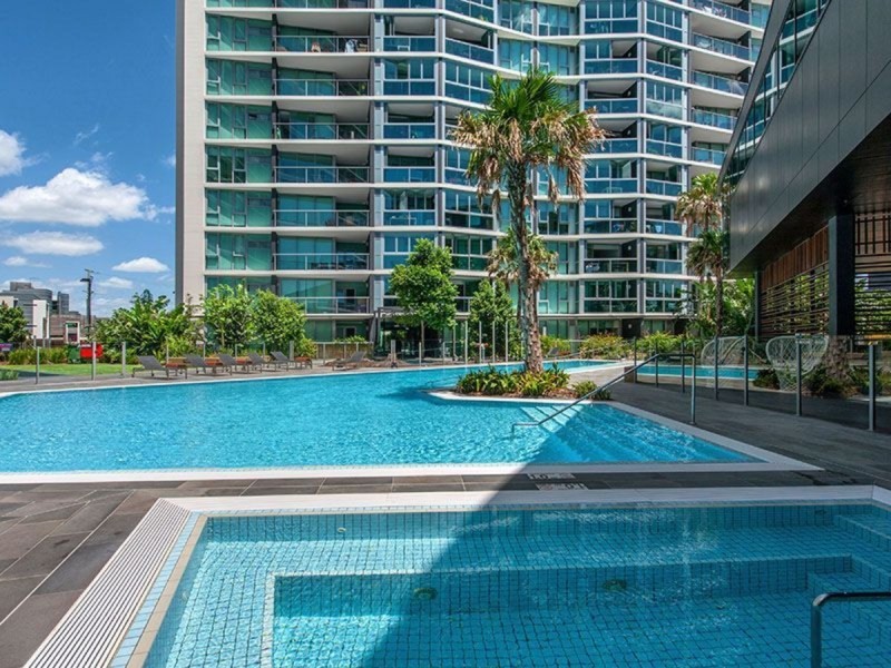 20303/8 Harbour Road, Hamilton QLD 4007