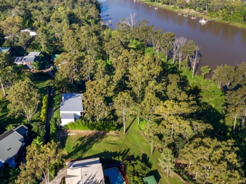 86 Sunset Road, Kenmore QLD 4069