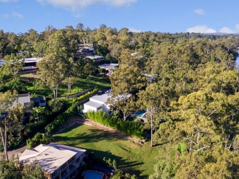 86 Sunset Road, Kenmore QLD 4069