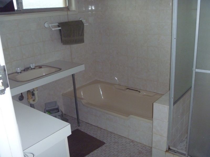 9 Cornell Street, Robertson QLD 4109