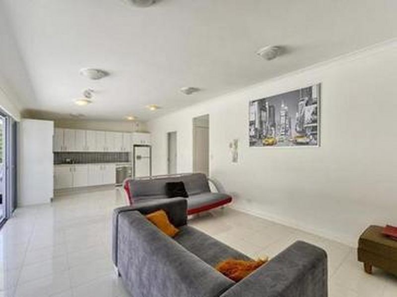 102-108 Nicholson Street, Greenslopes QLD 4120
