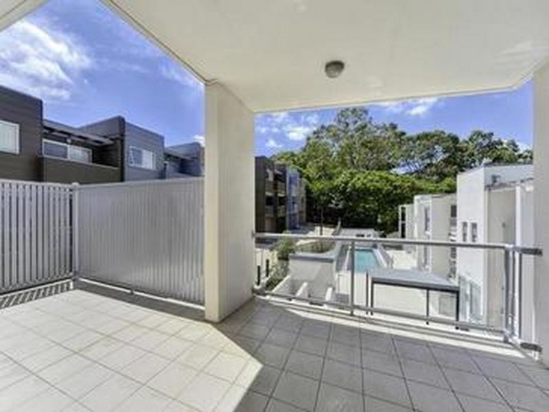 102-108 Nicholson Street, Greenslopes QLD 4120