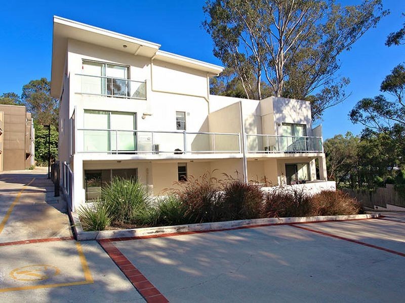 102-108 Nicholson Street, Greenslopes QLD 4120
