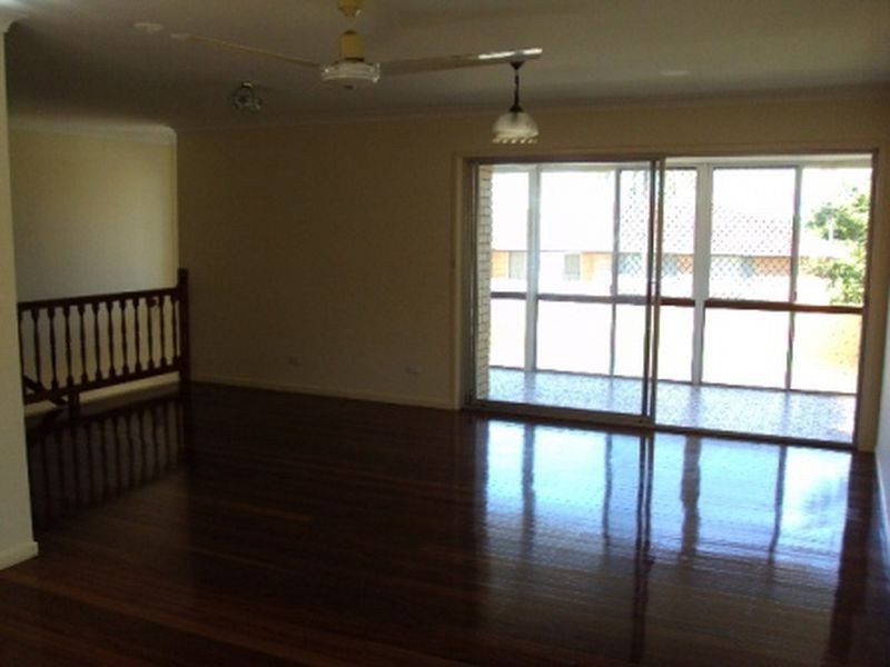 24 Crestgarden Street, Macgregor QLD 4109