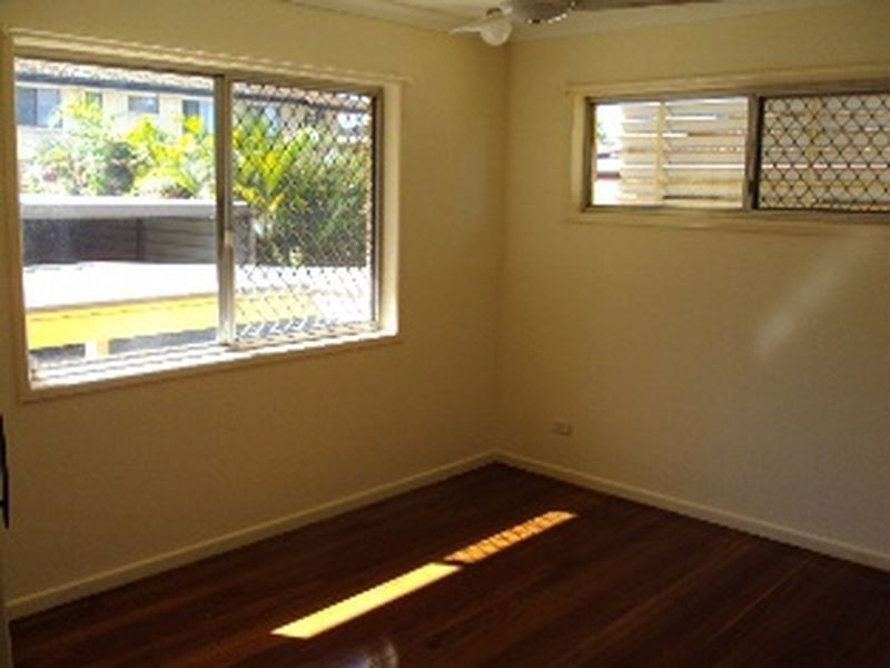 24 Crestgarden Street, Macgregor QLD 4109