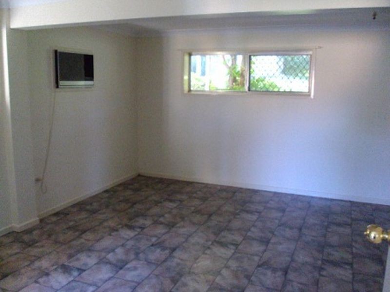 24 Crestgarden Street, Macgregor QLD 4109