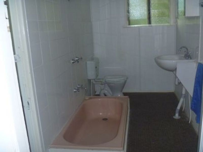 2/17 Woodford Street, Holland Park QLD 4121