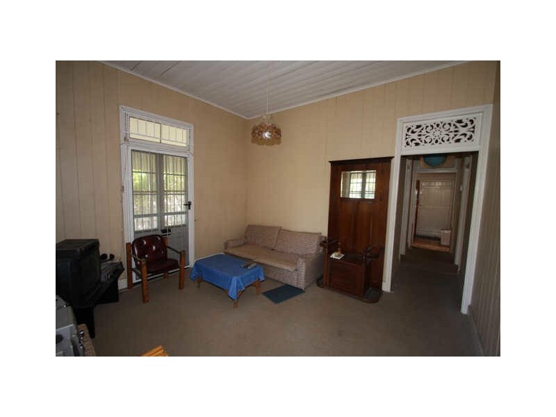 17 Moore Street, Milton QLD 4064