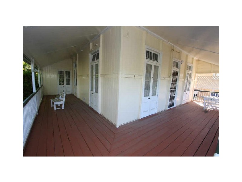 17 Moore Street, Milton QLD 4064