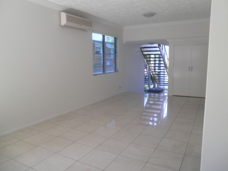 83 Oxford Terrace, Taringa QLD 4068