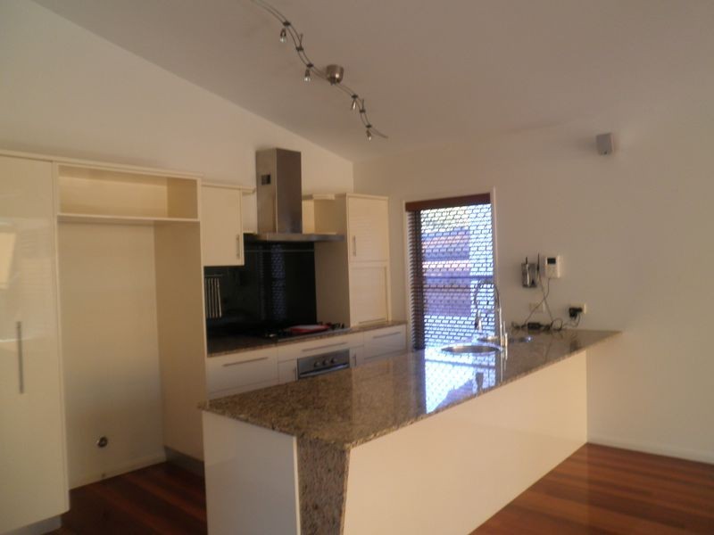 83 Oxford Terrace, Taringa QLD 4068