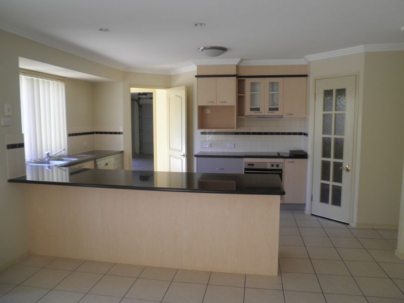 12 Watarrka Street, Parkinson QLD 4115