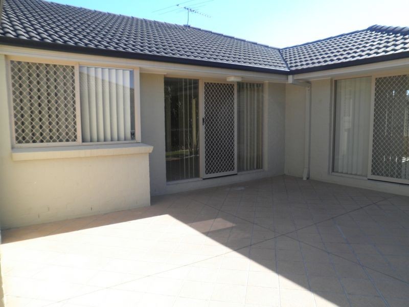 12 Watarrka Street, Parkinson QLD 4115