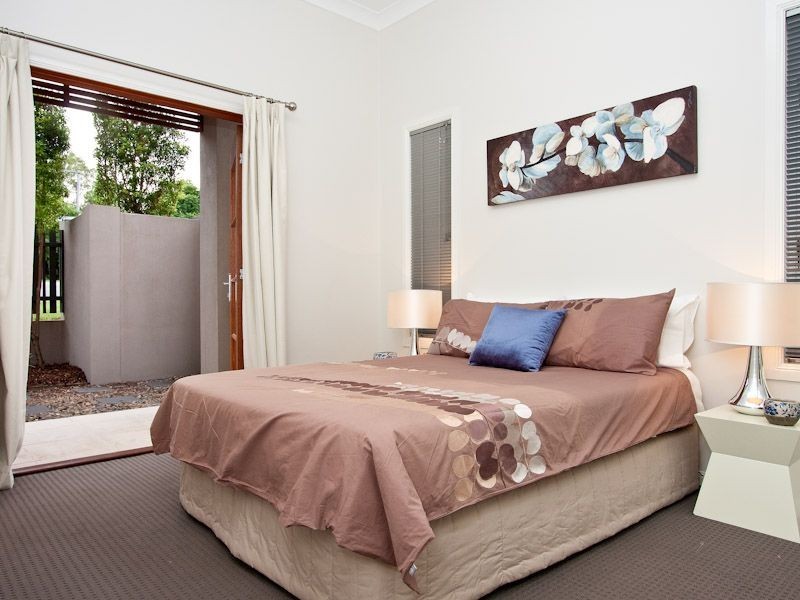 36 Prospect Terrace, St Lucia QLD 4067