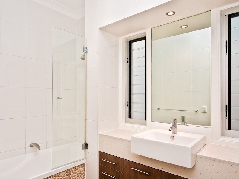 36 Prospect Terrace, St Lucia QLD 4067