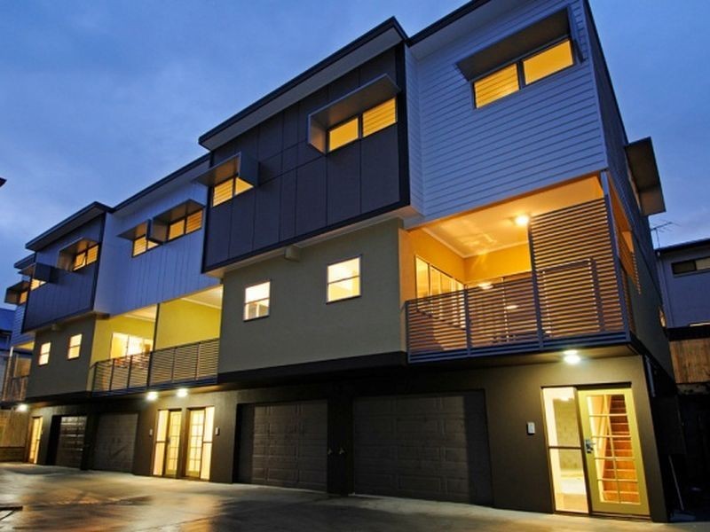 2/5 Redarc St, Fairfield QLD 4103