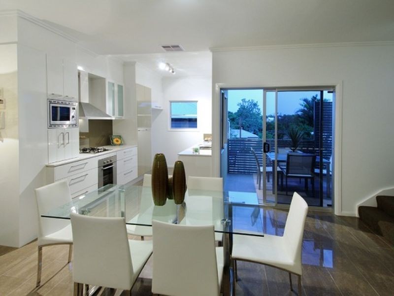 2/5 Redarc St, Fairfield QLD 4103